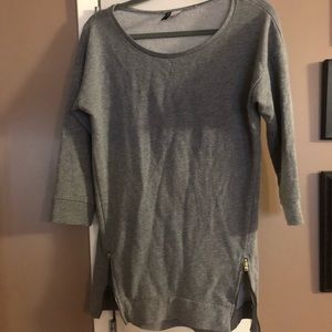 Women’s sweater with zipper details